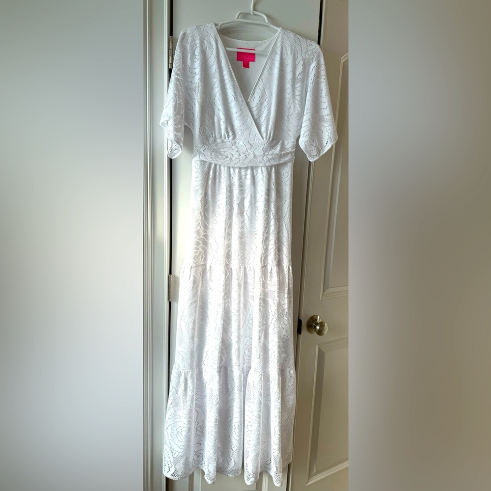 Size S White Lilly Pulitzer Dress with Sleeves